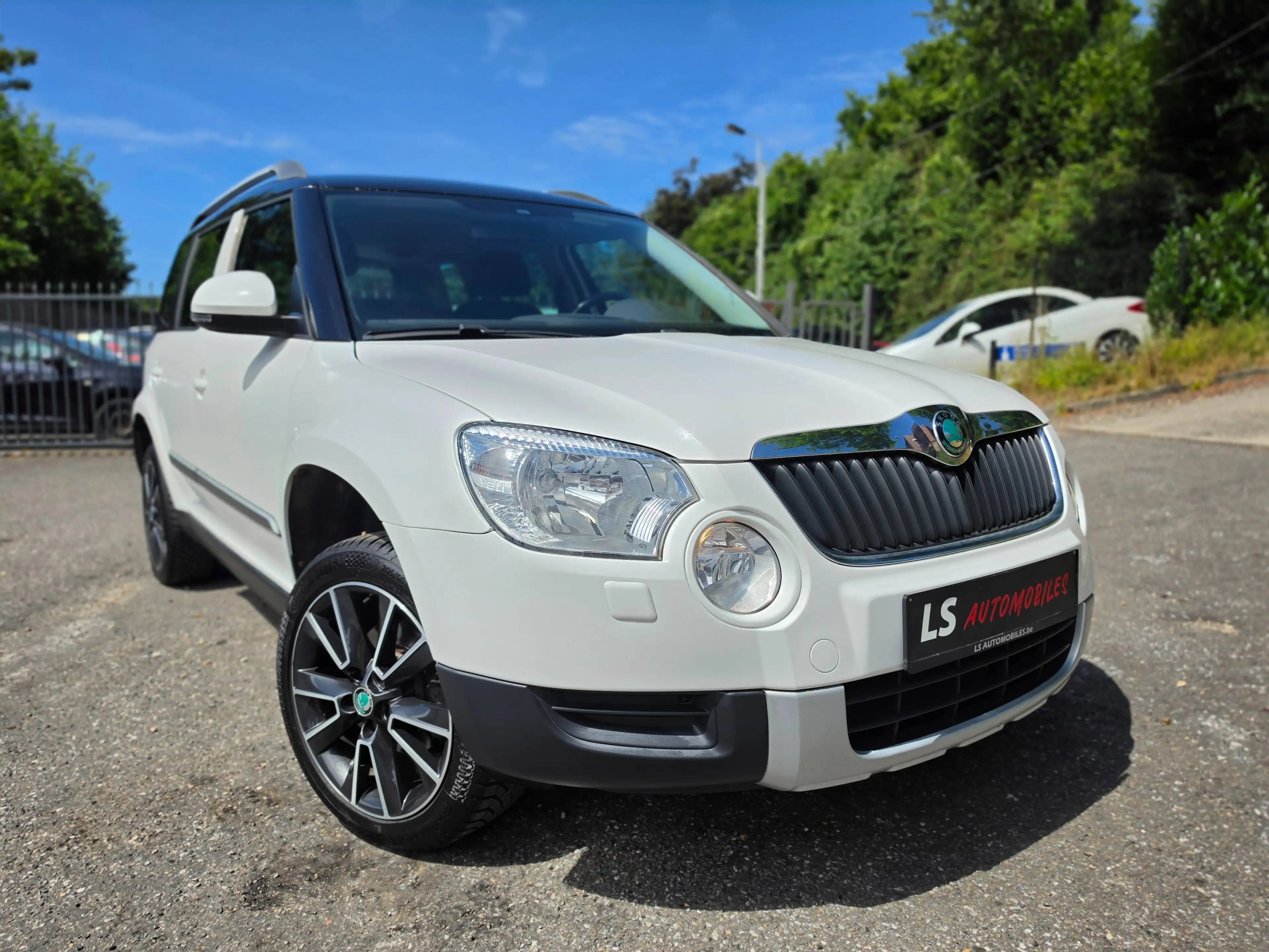 Skoda Yeti B2B*MARCHAND* 1.2 TSI DSG *Navi*A/CAuto*Cruise*1STHAND