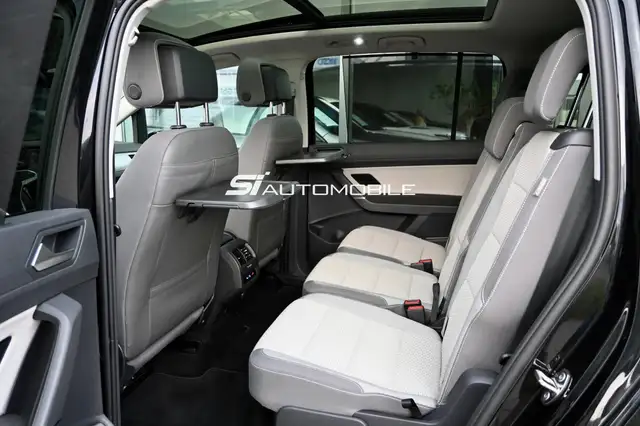 Volkswagen Touran view 13
