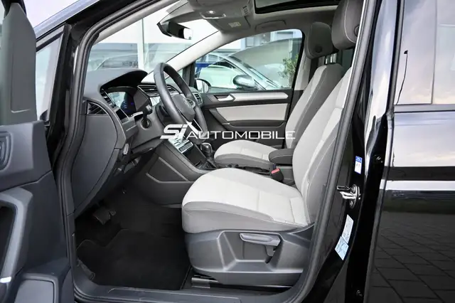 Volkswagen Touran view 10