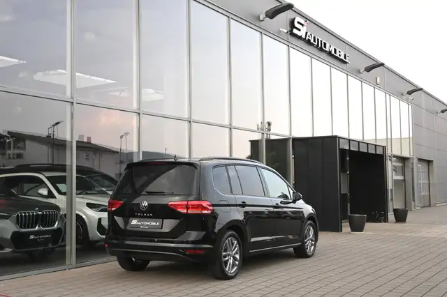 Volkswagen Touran view 5