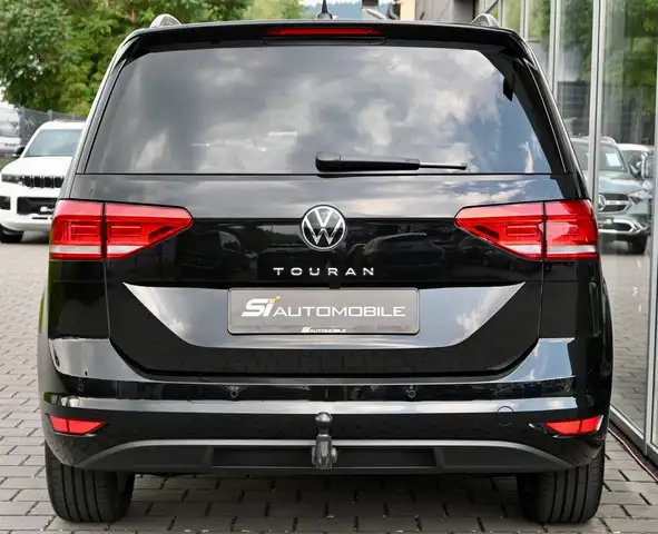 Volkswagen Touran view 4