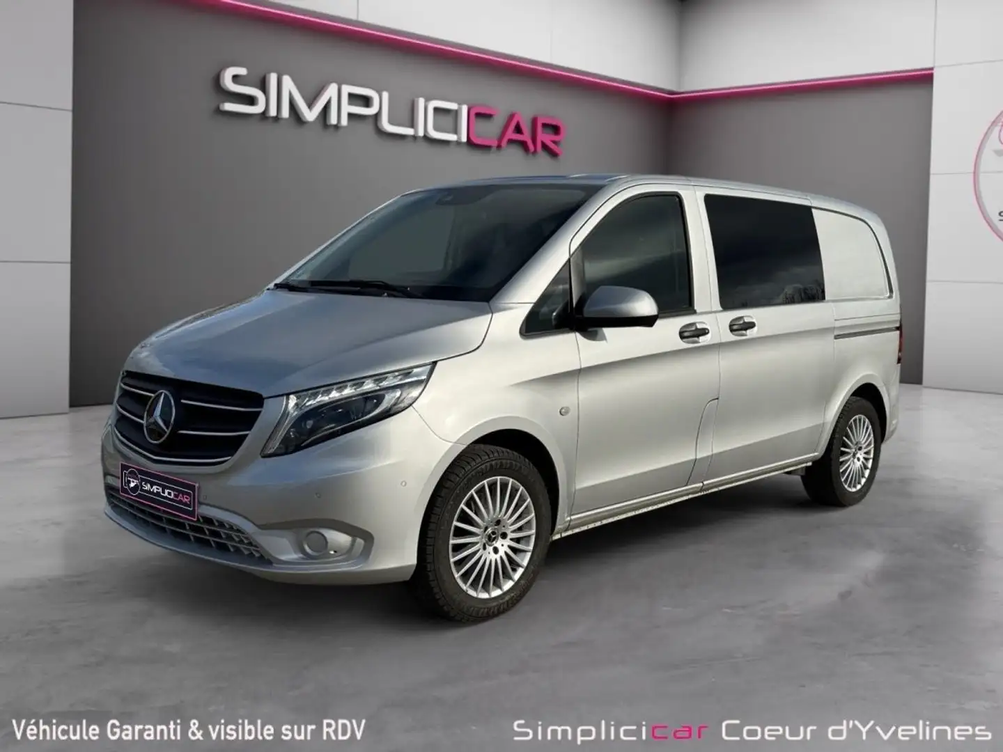 Mercedes-Benz Vito FOURGON 119 CDI COMPACT BVA RWD SELECT 1ère main Grau - 1