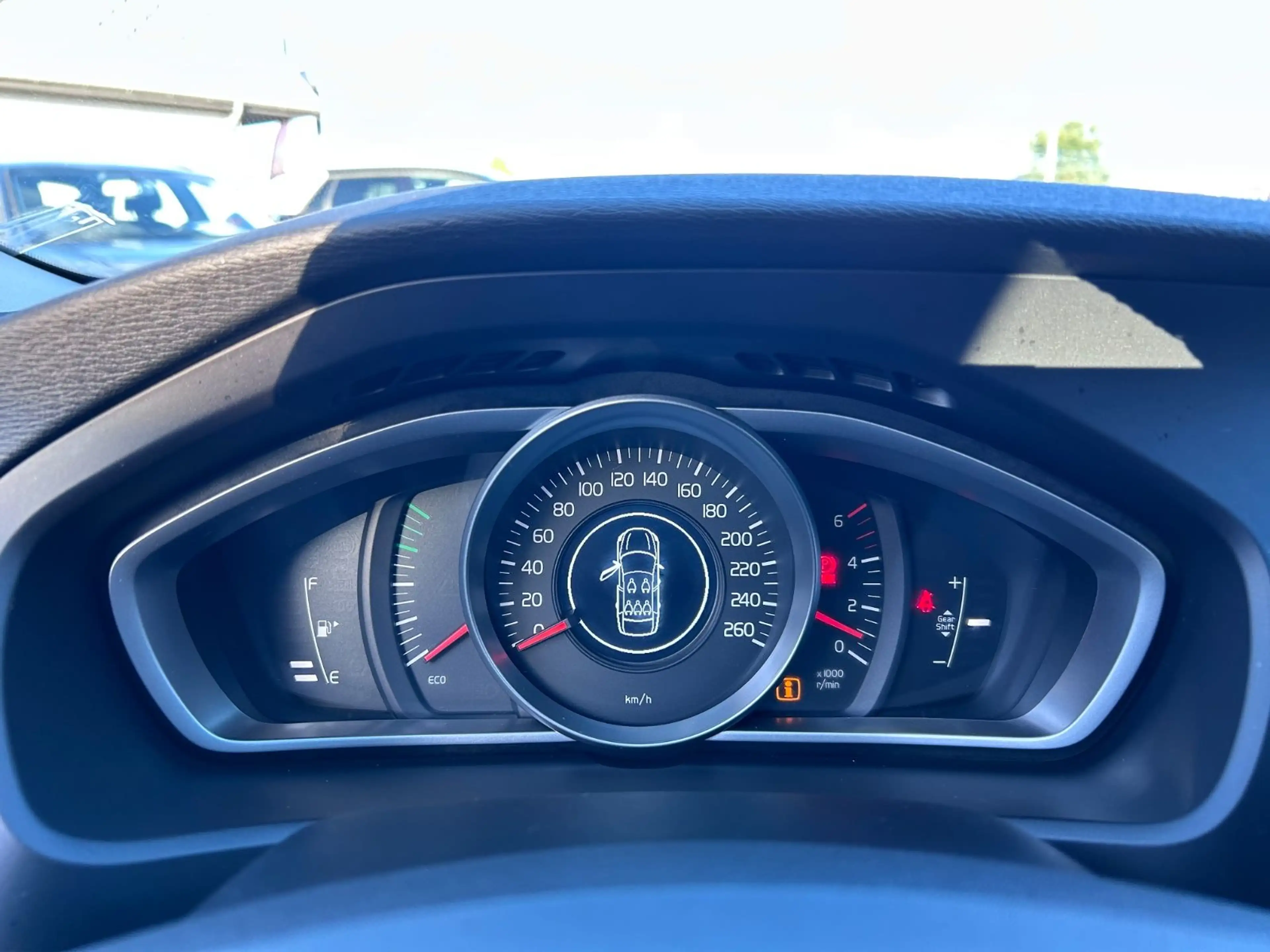 Volvo V40 Momentum*NAVI* — photo 14