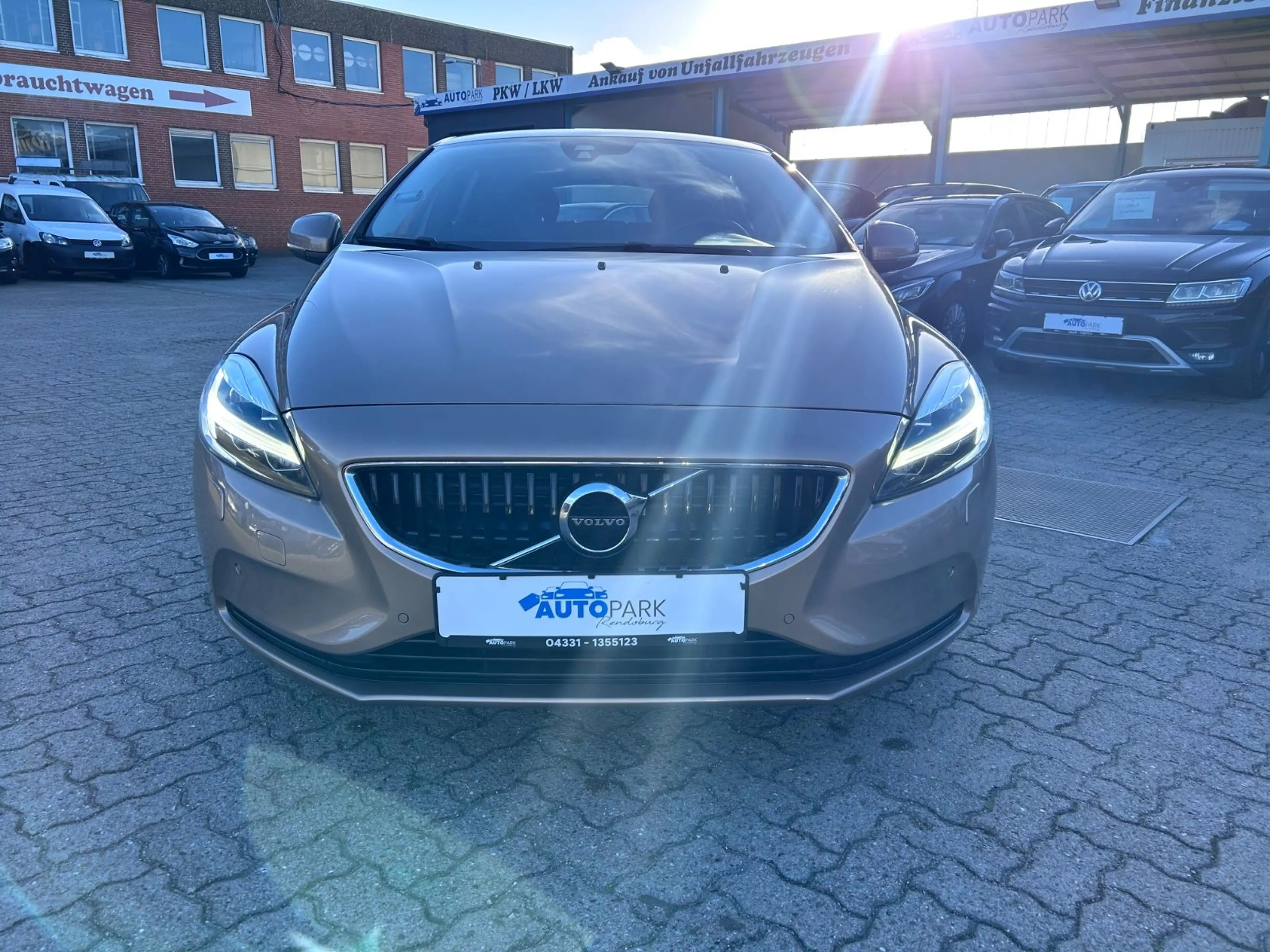 Volvo V40 Momentum*NAVI* — photo 2