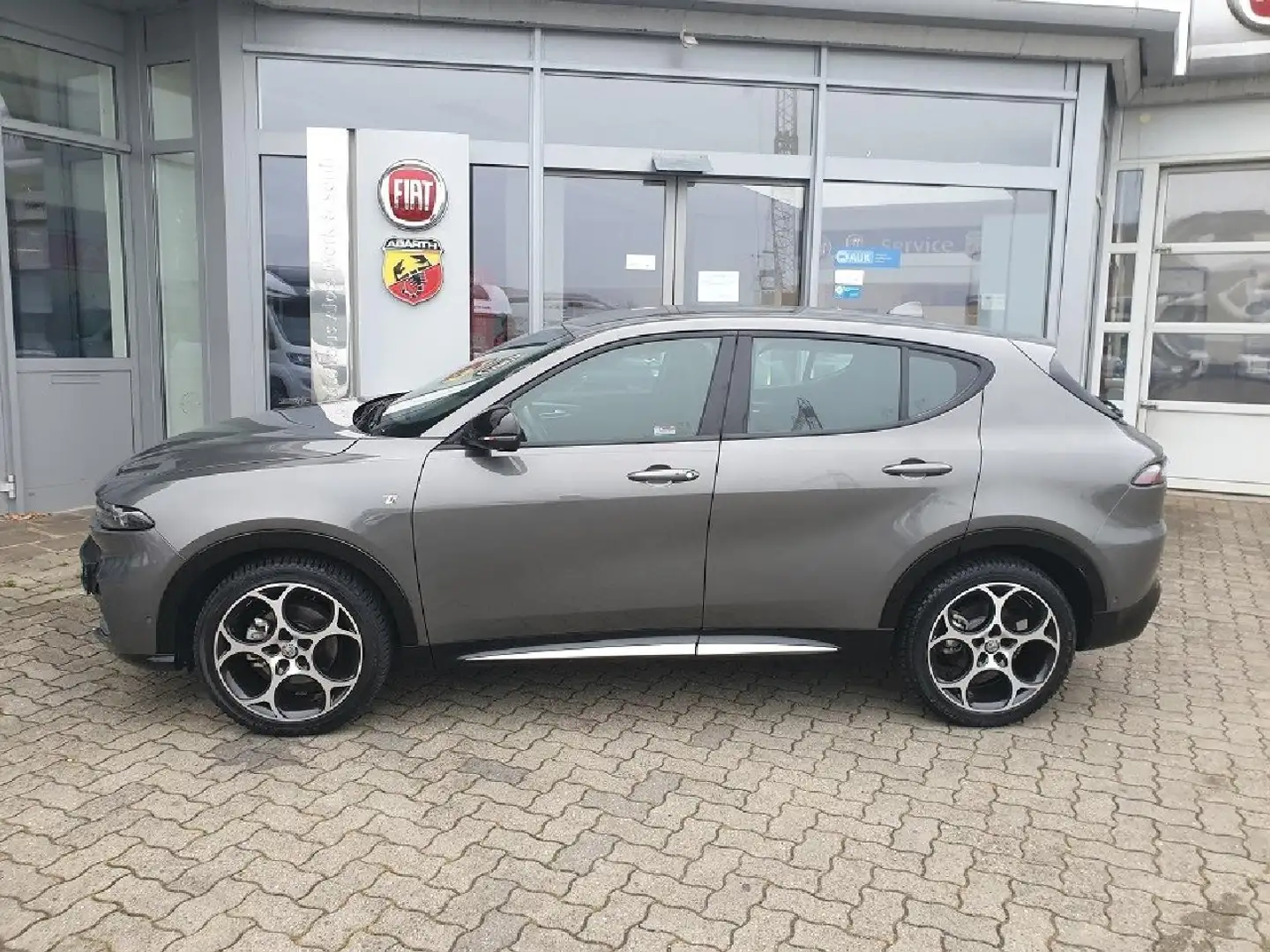 Alfa Romeo Tonale Veloce Schwarz - 1