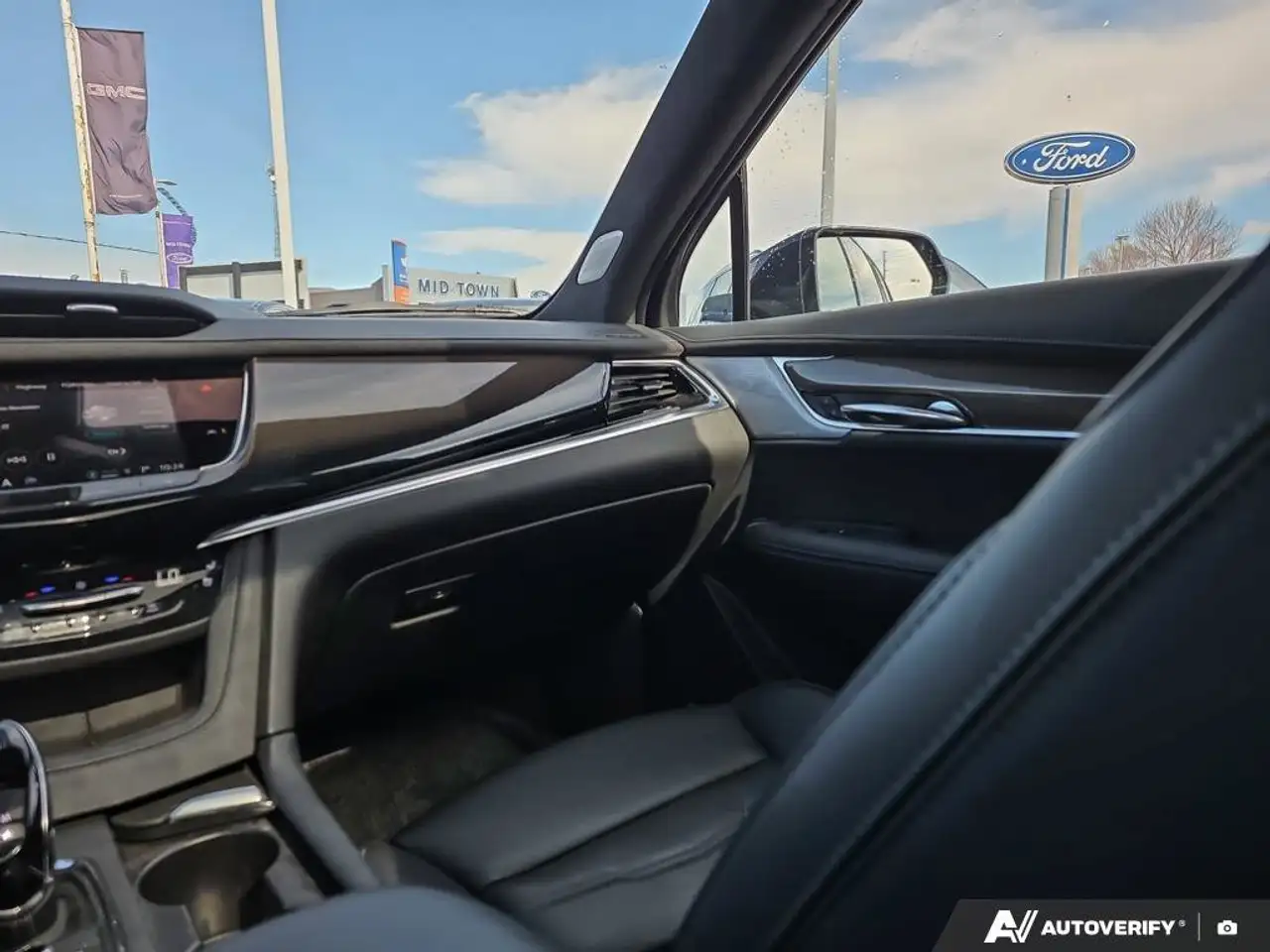 Cadillac XT6 снимка Cadillac XT6