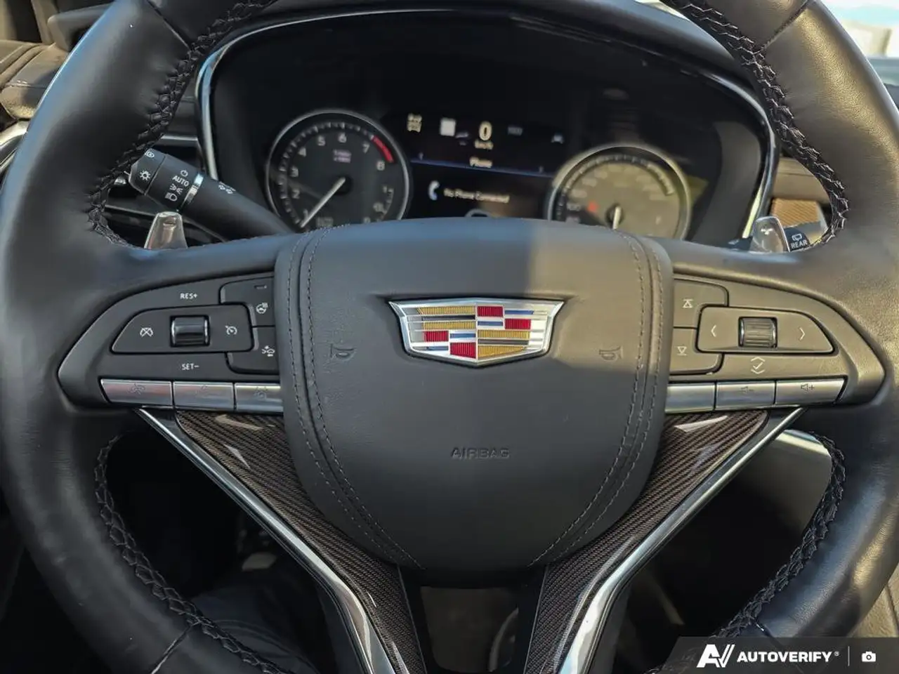 Cadillac XT6 снимка Cadillac XT6