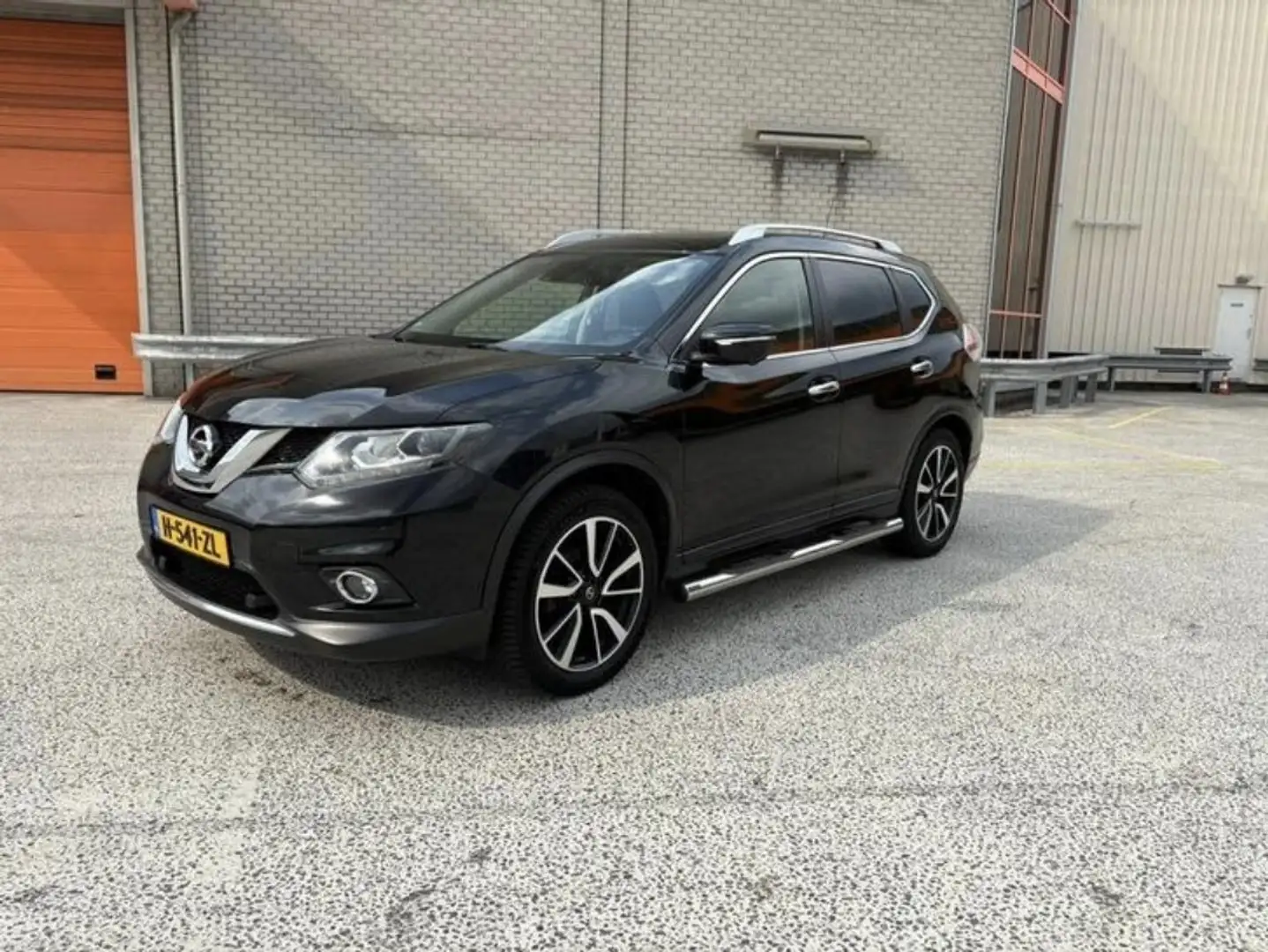 Nissan X-Trail 1.6 dCi Tekna Czarny - 1
