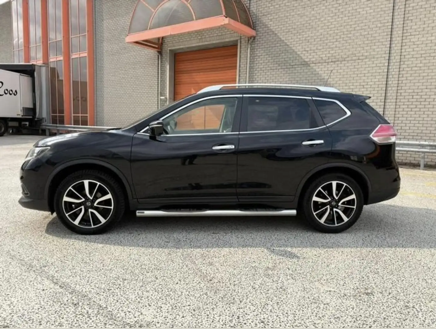 Nissan X-Trail 1.6 dCi Tekna Czarny - 2