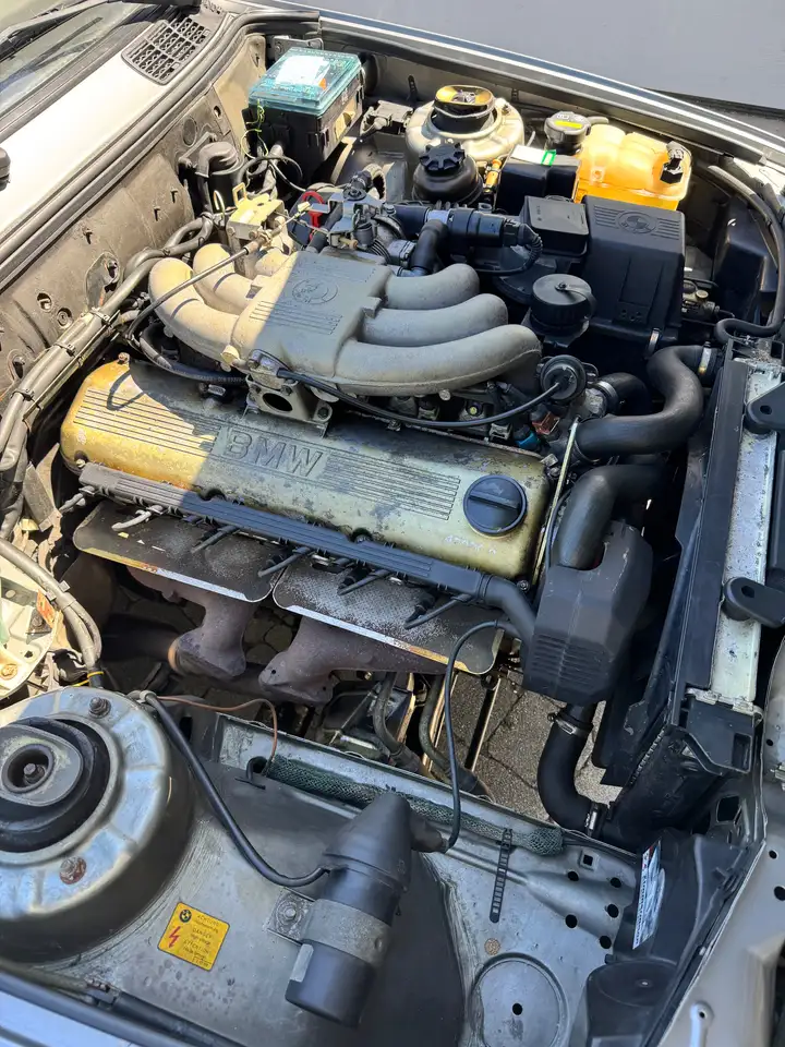 BMW 325i 4WD, foto 11