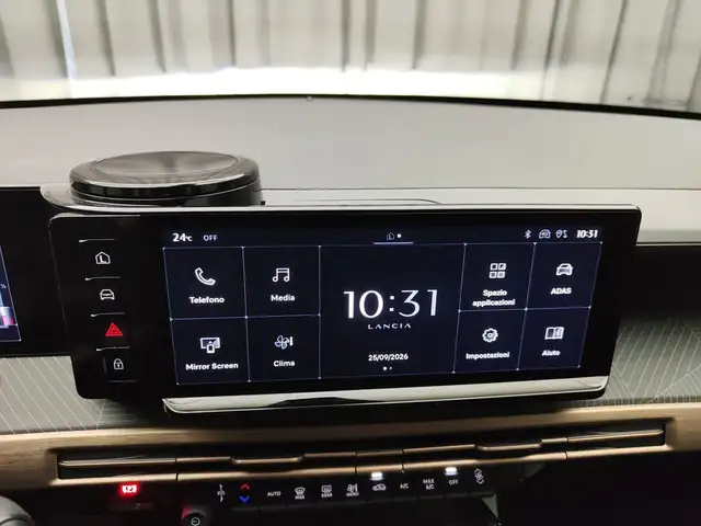 Lancia Ypsilon view 16