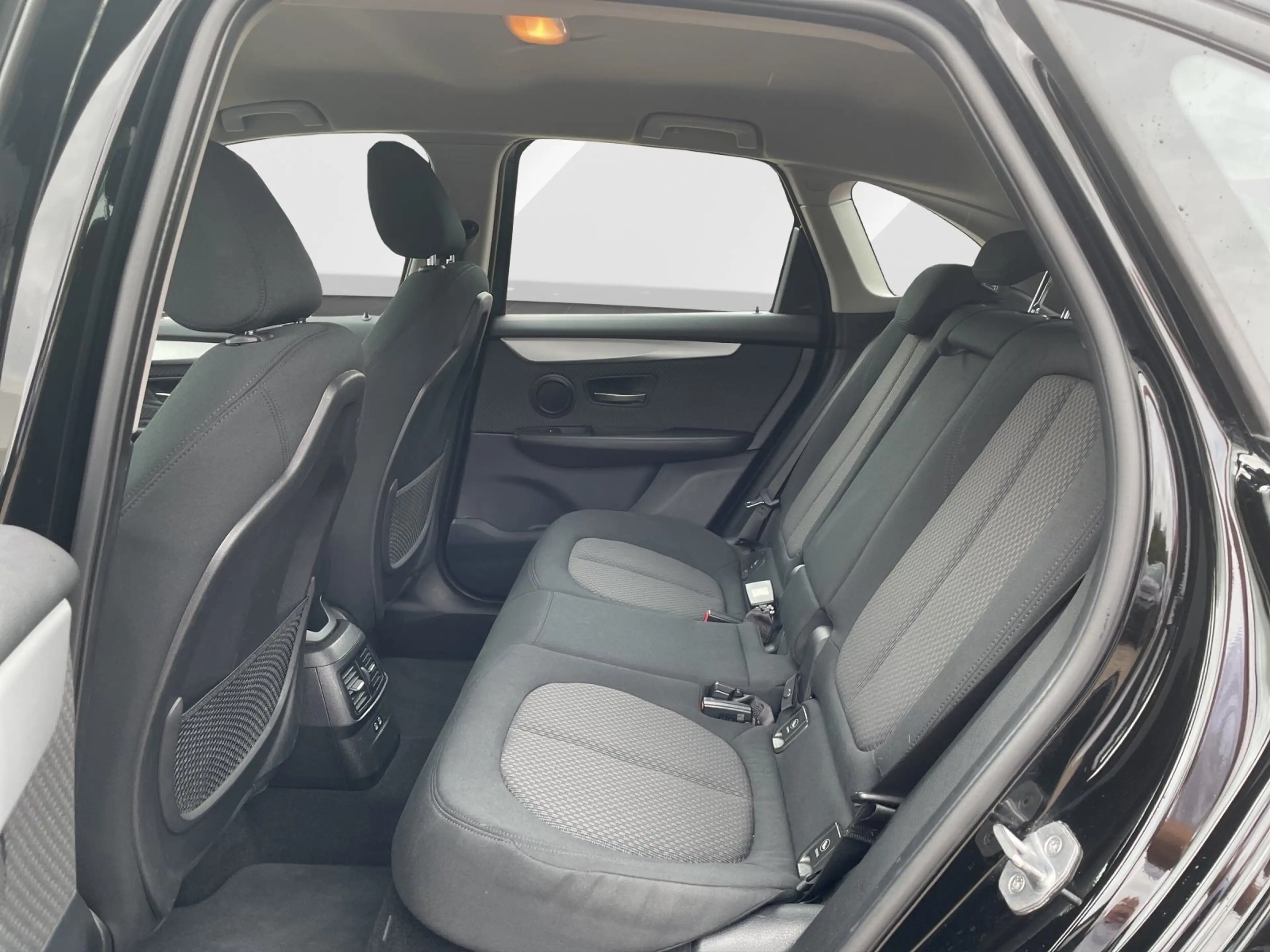 BMW 225 xe Active Tourer/ RFK/ Navigation/ LED — photo 13