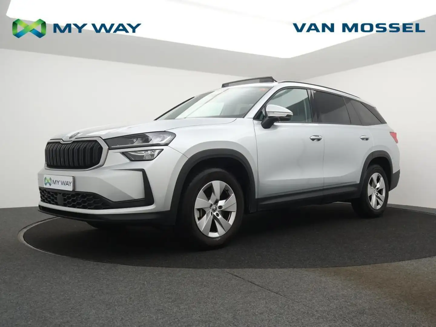 Skoda Kodiaq NEW Kodiaq Corporate 1.5TSI 150PK *AUTOMAAT*7 ZITPLAATSEN*PANO DAK*TREKHAAK* DEMOWAGEN Zilver - 1