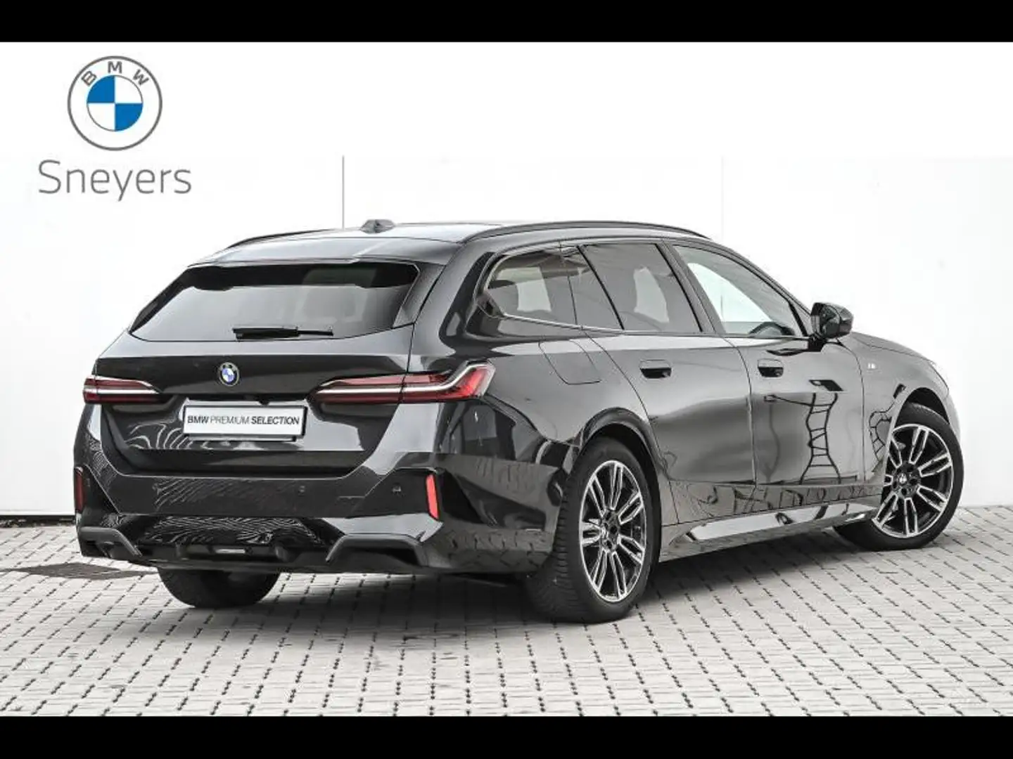 BMW 520 520d xDrive Touring Zwart - 2