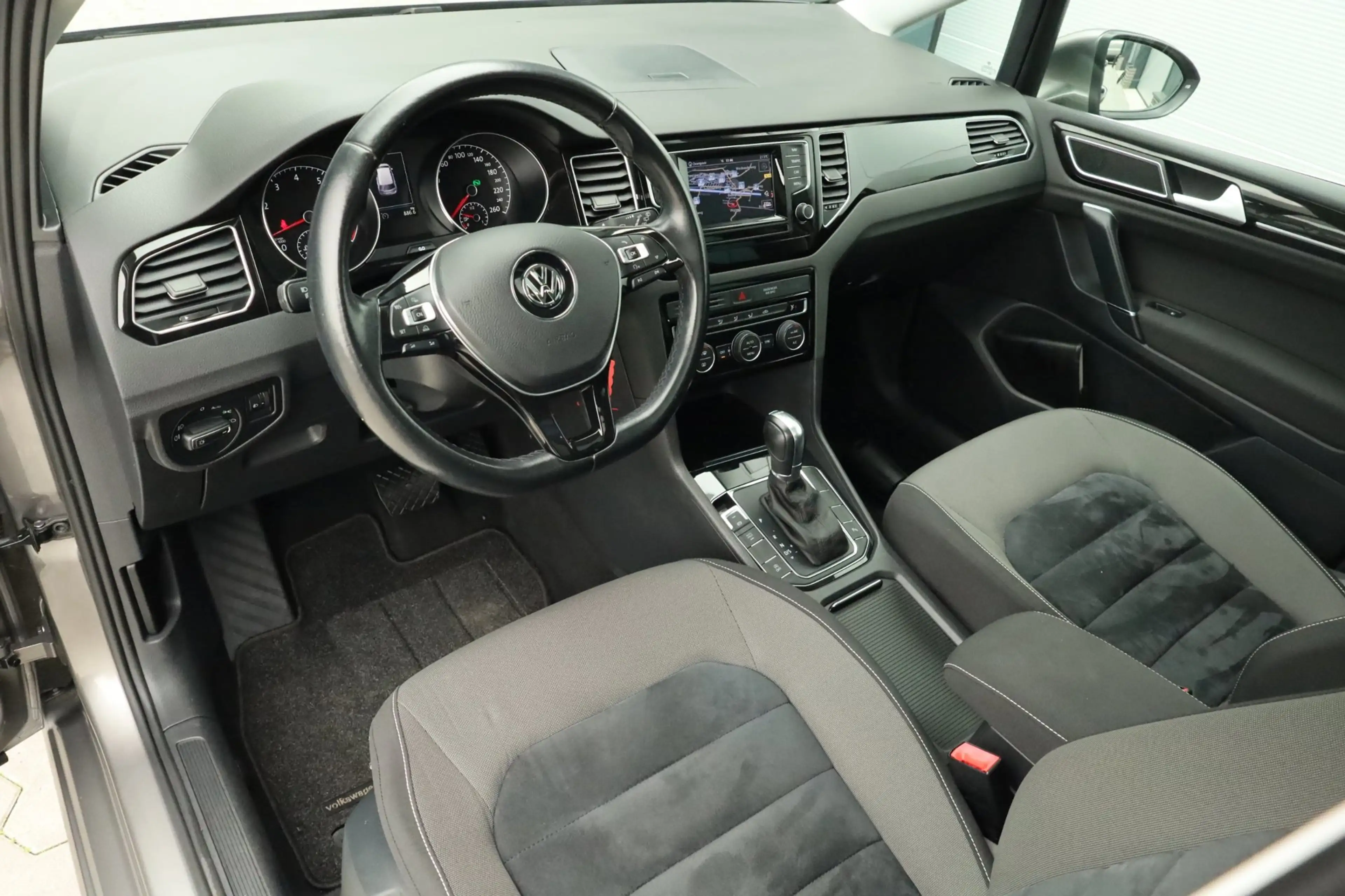 Volkswagen Golf Sportsvan 1.4 TSI Highline Pano Trekhaak — photo 3