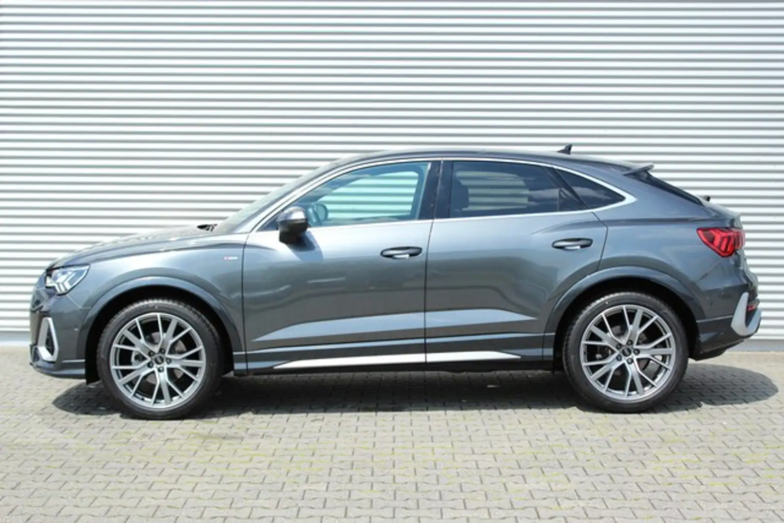 Audi Q3 Sportback S line 35 TFSI 110(150) kW(PS) Schalt... Gris - 2