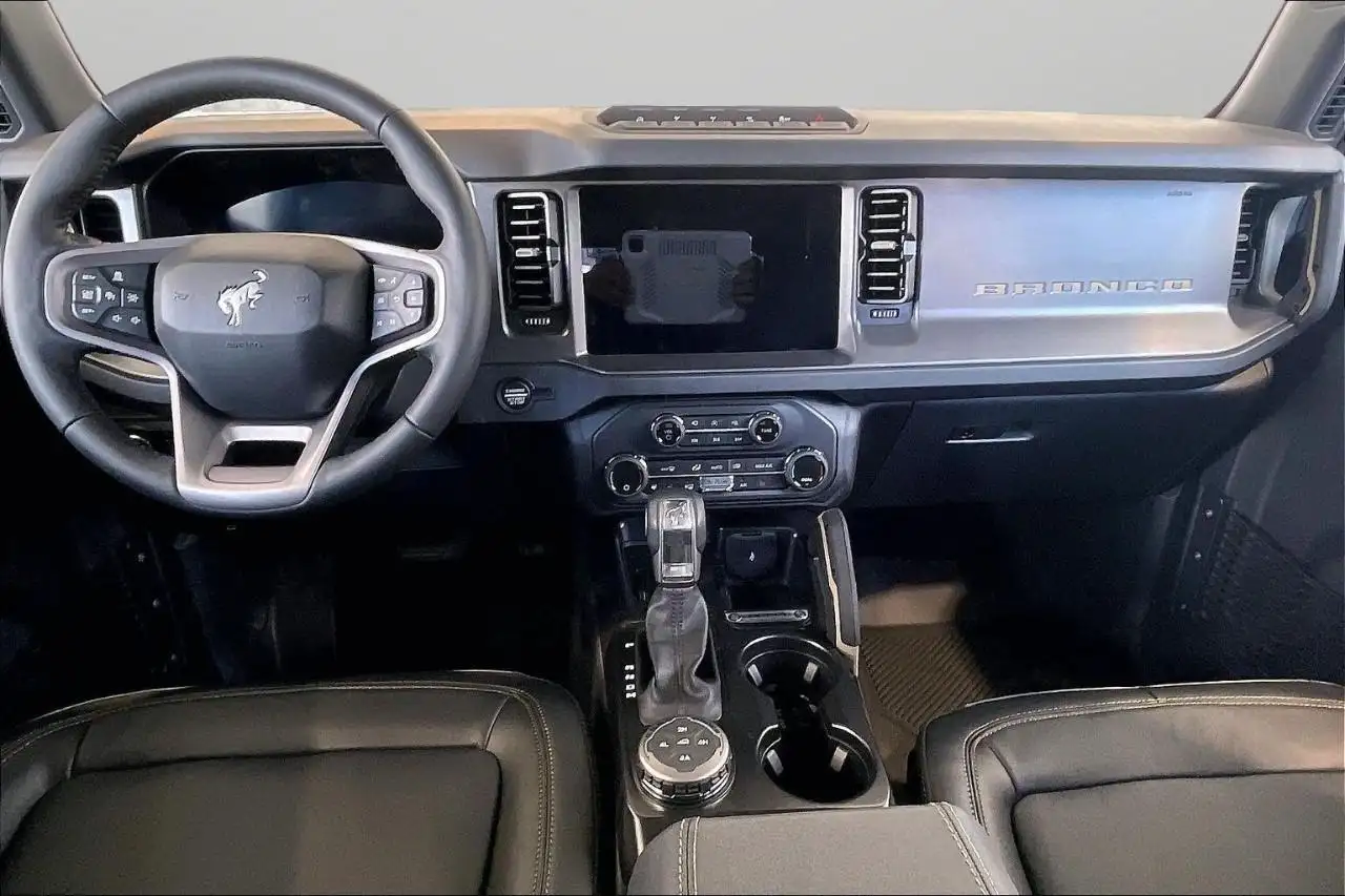 Ford Bronco снимка Ford Bronco
