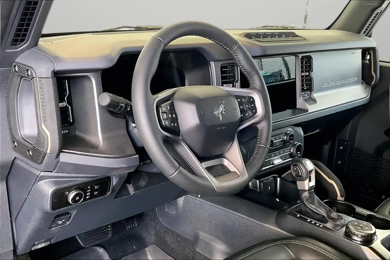Ford Bronco снимка Ford Bronco
