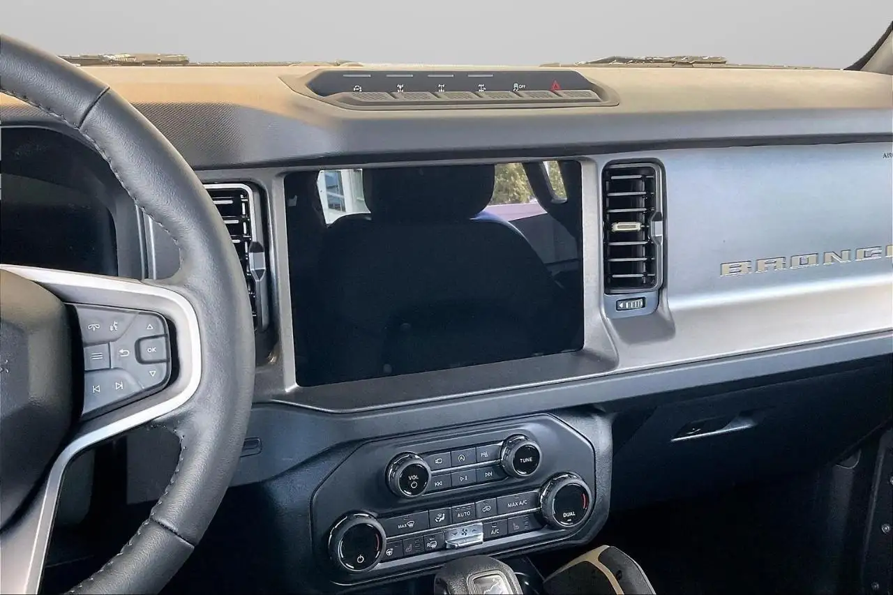 Ford Bronco снимка Ford Bronco