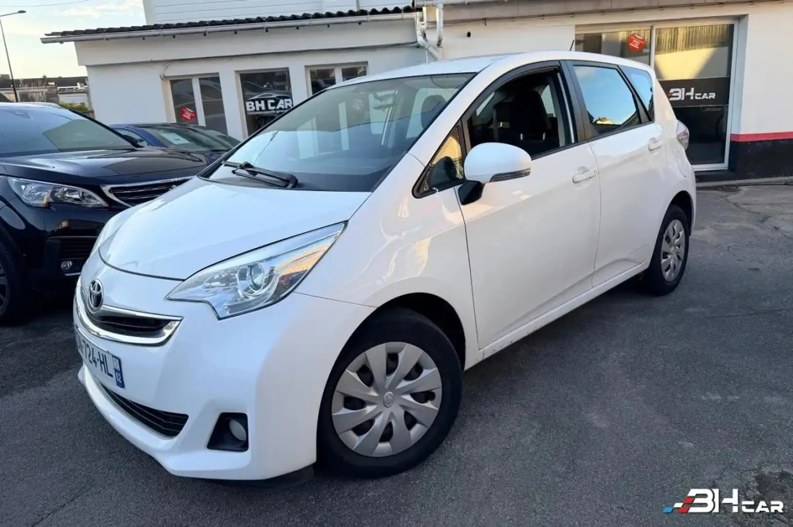 Toyota Verso-S 1.3 VVTI 100 DYNAMIC - 1