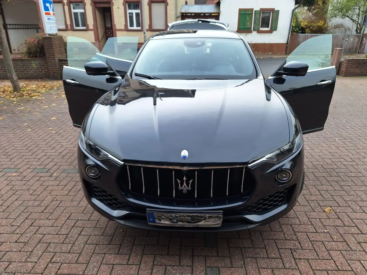 Maserati Levante Levante SUV Schwarz - 2