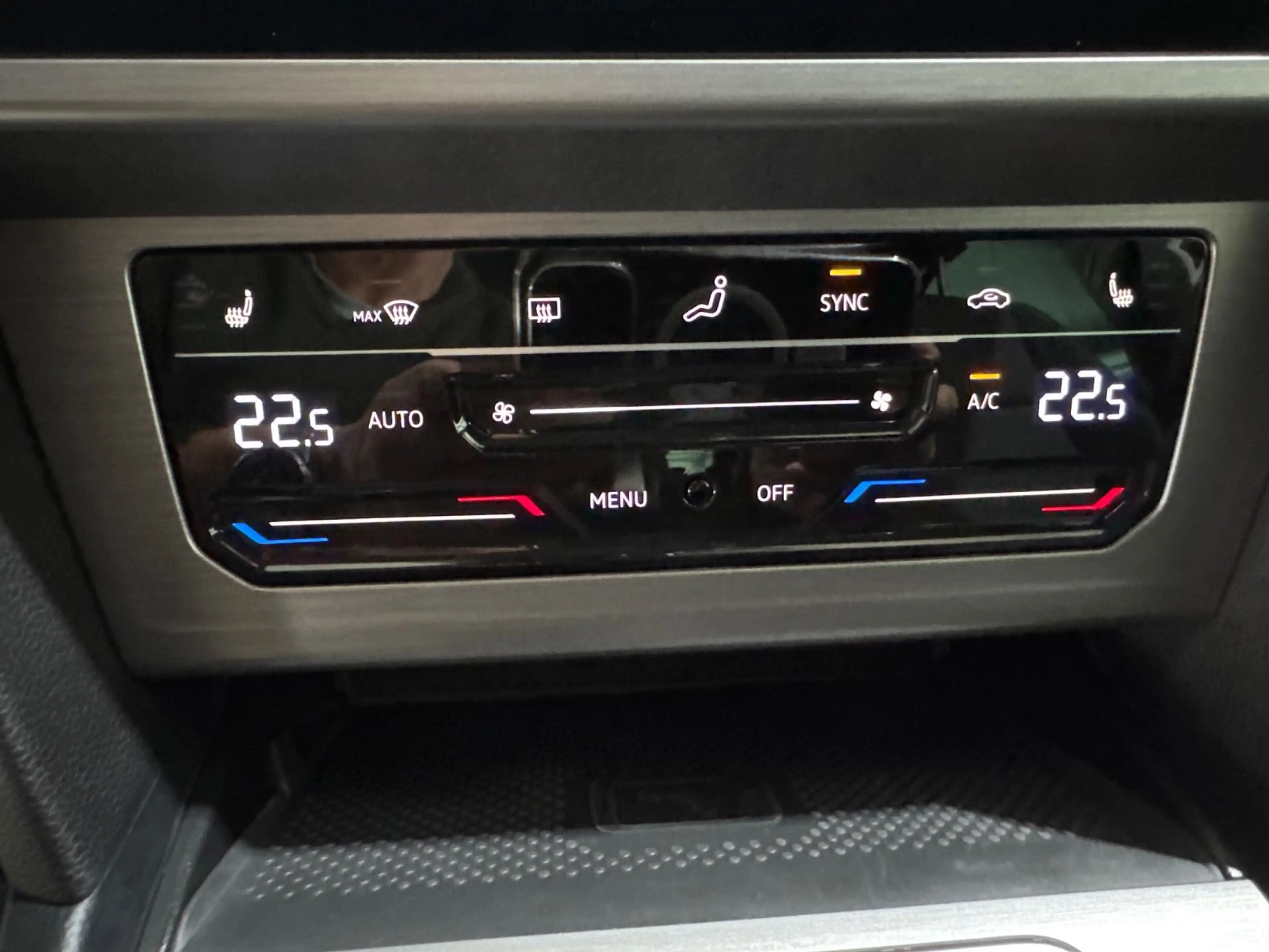Volkswagen Passat Variant 2.0TDI Aut. AHK Navi LED RfK — photo 11