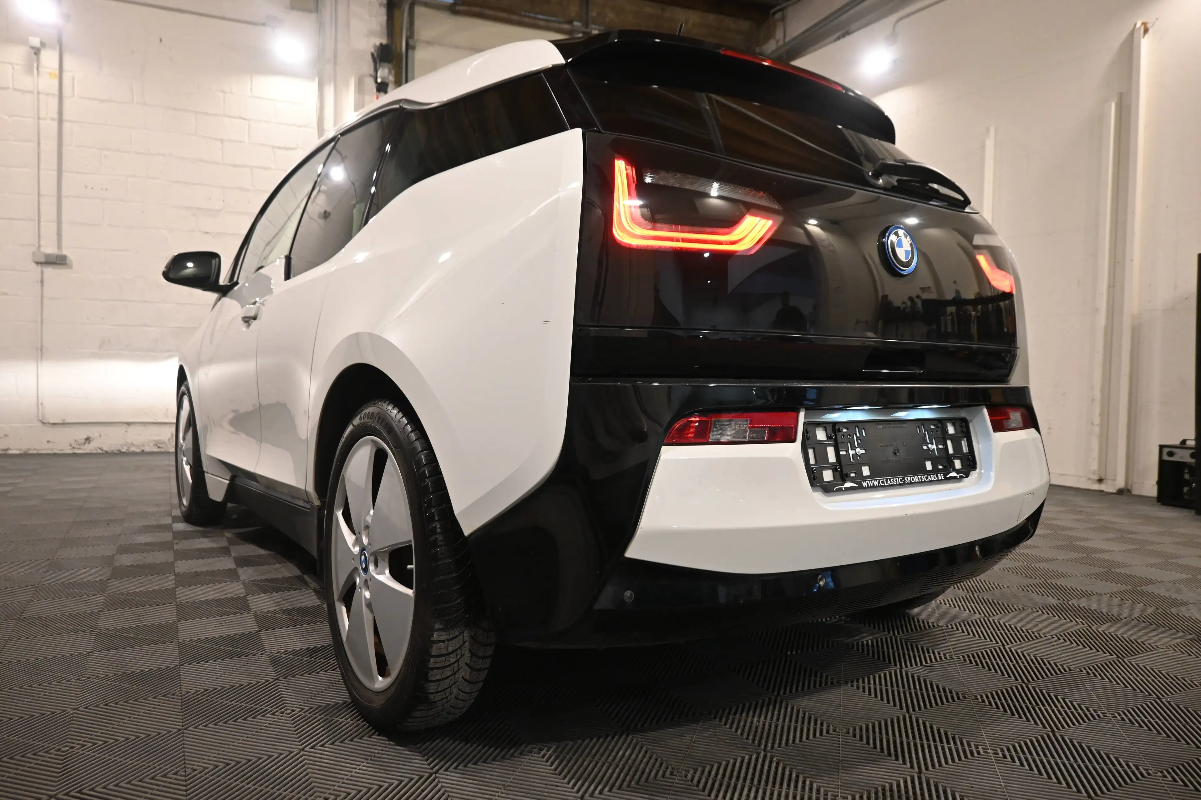 BMW i3 i3 94Ah ELECTRIC / GPS NAVIGATION / HARMAN KARDON / RETROS ELECTRIQUES / PDC !! — photo 6