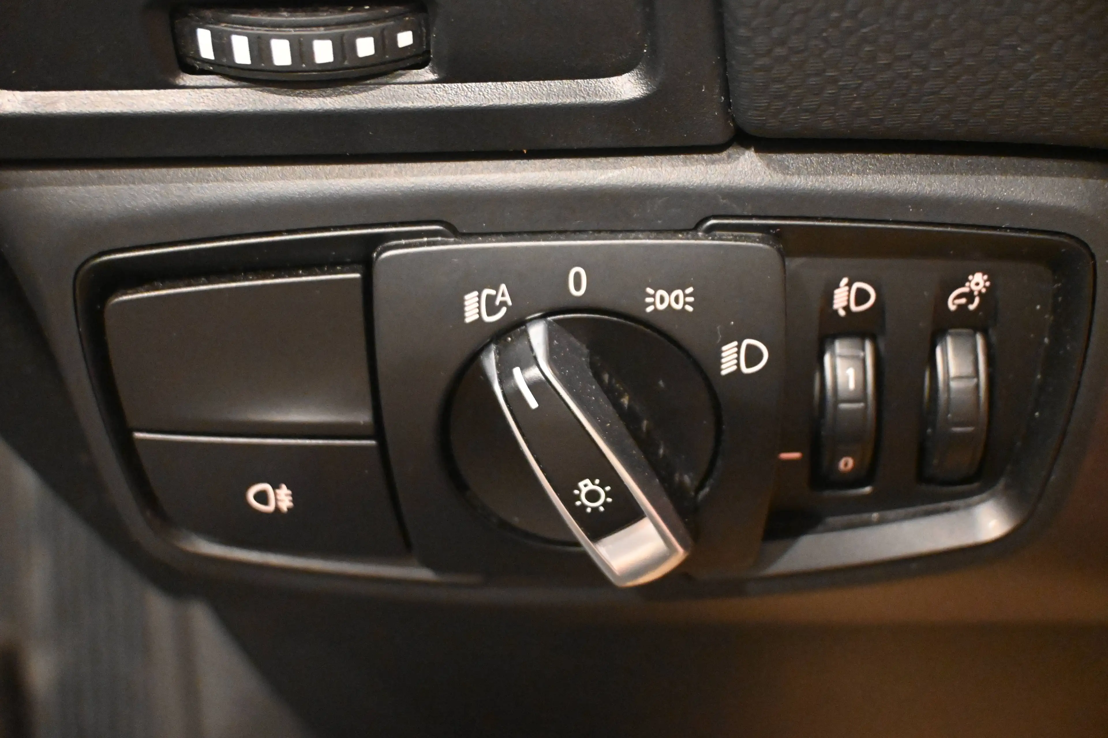 BMW i3 i3 94Ah ELECTRIC / GPS NAVIGATION / HARMAN KARDON / RETROS ELECTRIQUES / PDC !! — photo 12