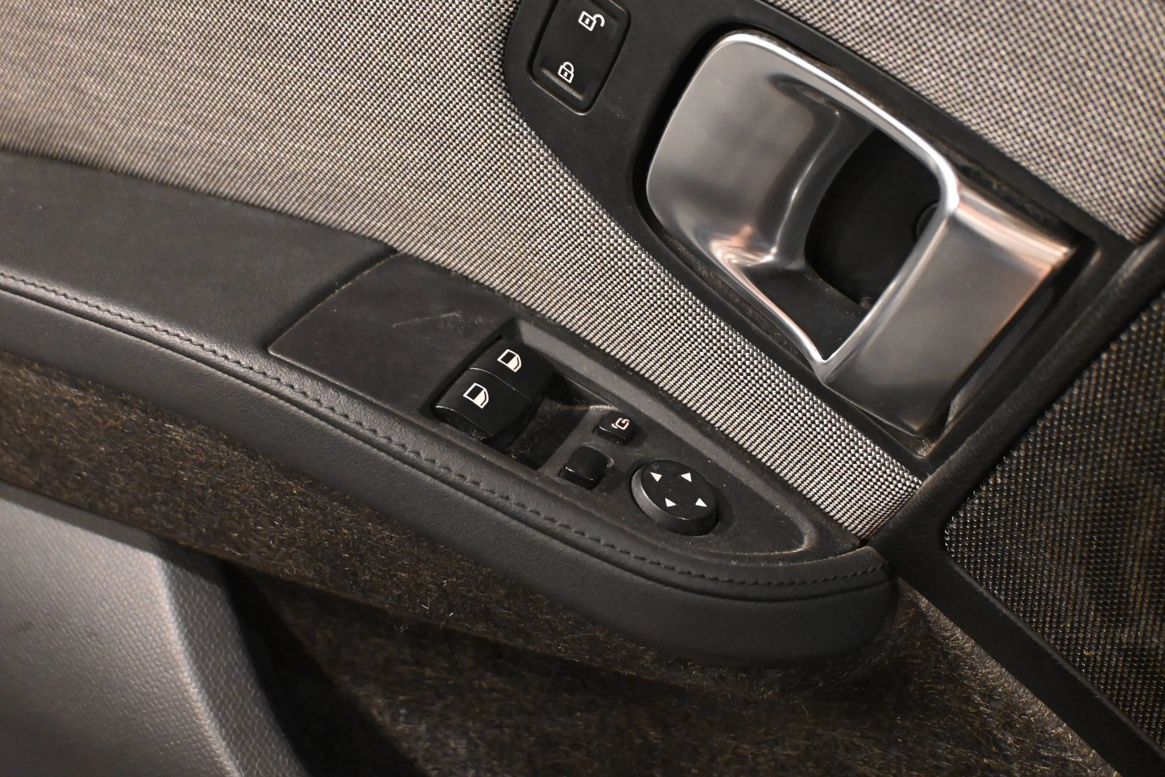 BMW i3 i3 94Ah ELECTRIC / GPS NAVIGATION / HARMAN KARDON / RETROS ELECTRIQUES / PDC !! — photo 7