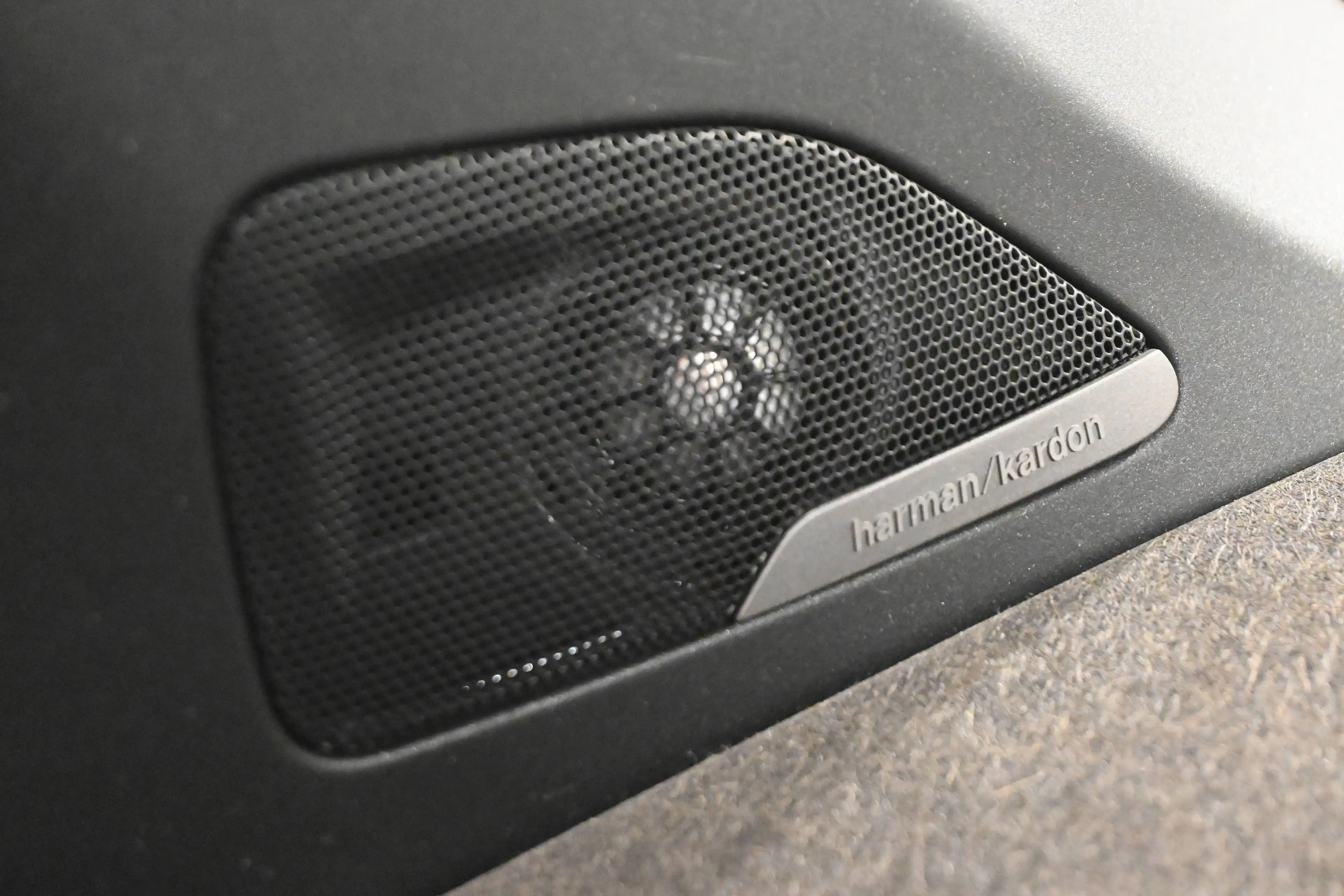 BMW i3 i3 94Ah ELECTRIC / GPS NAVIGATION / HARMAN KARDON / RETROS ELECTRIQUES / PDC !! — photo 9