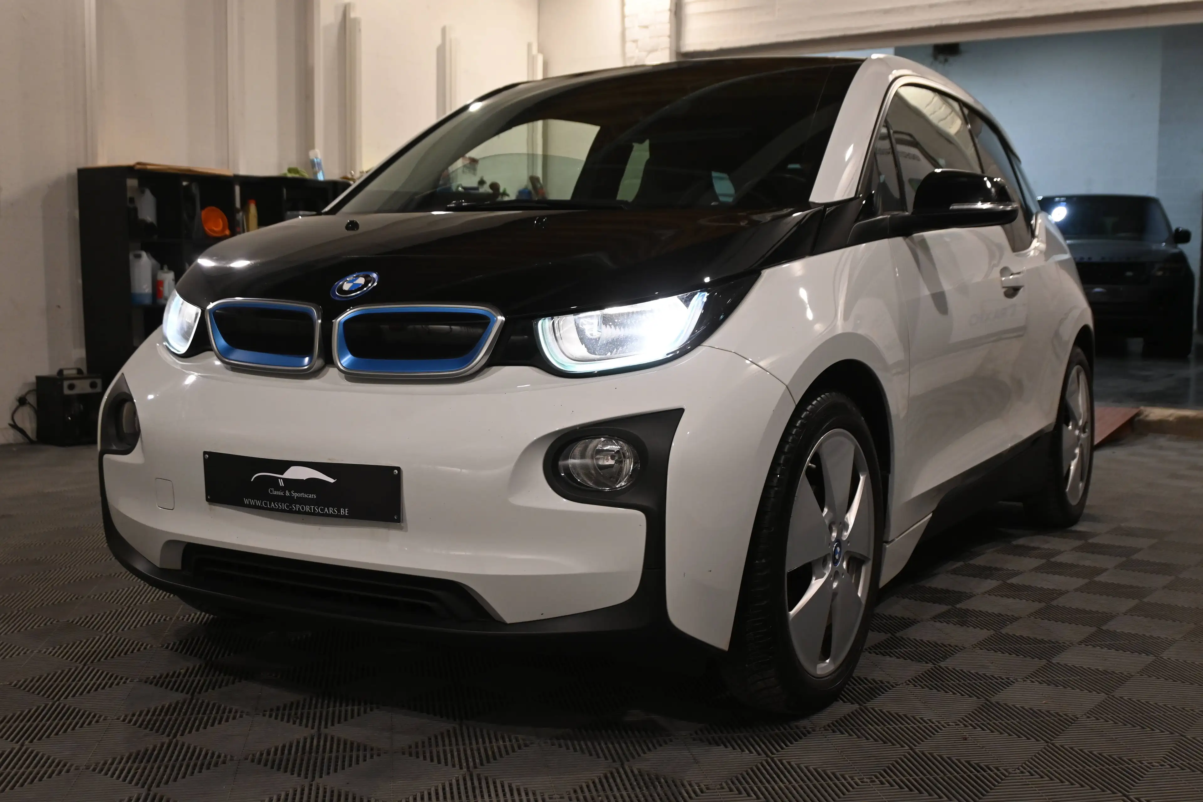 BMW i3 i3 94Ah ELECTRIC / GPS NAVIGATION / HARMAN KARDON / RETROS ELECTRIQUES / PDC !! — photo 2