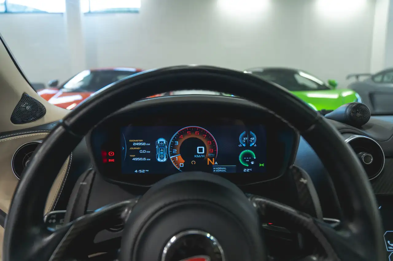McLaren 570GT снимка McLaren 570GT