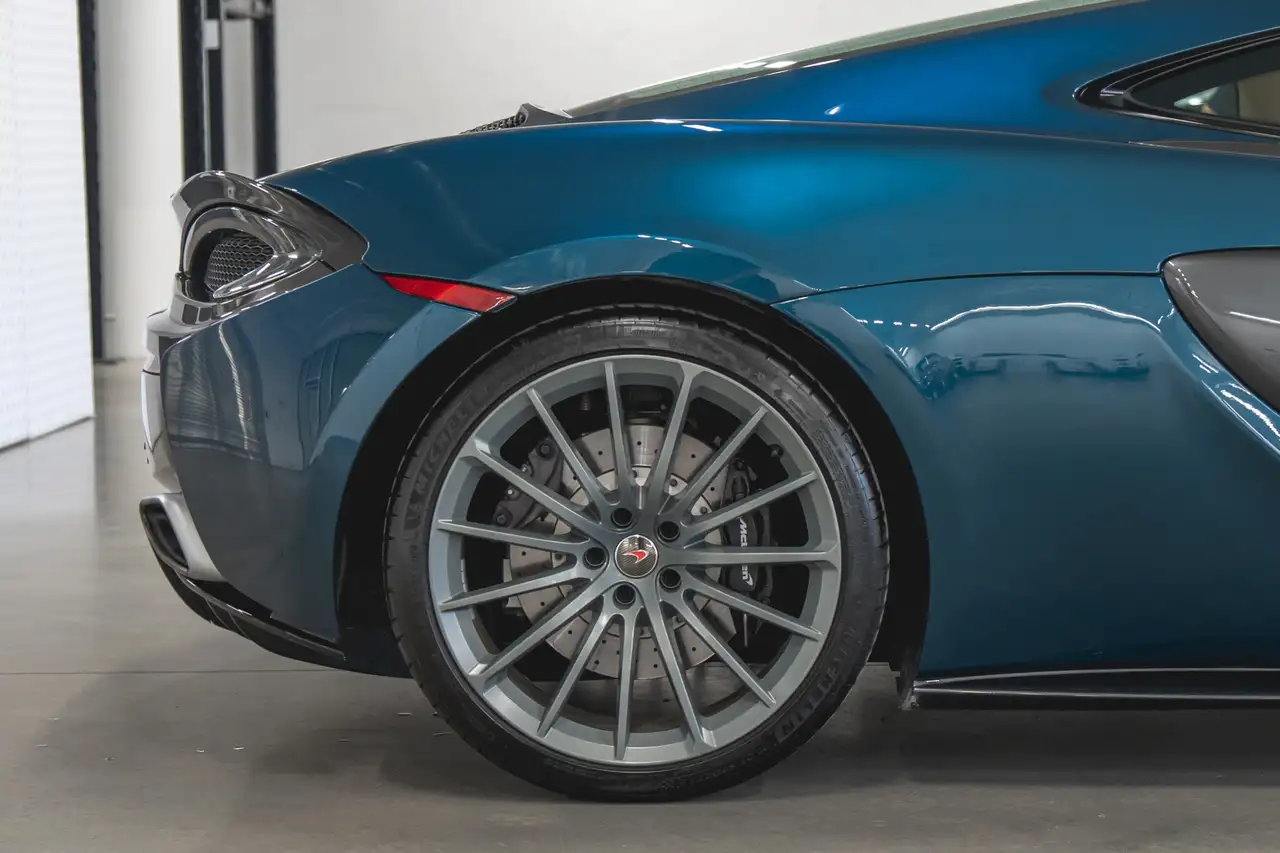 McLaren 570GT снимка McLaren 570GT