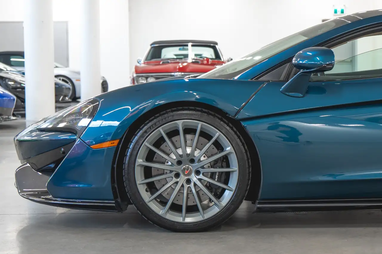 McLaren 570GT снимка McLaren 570GT