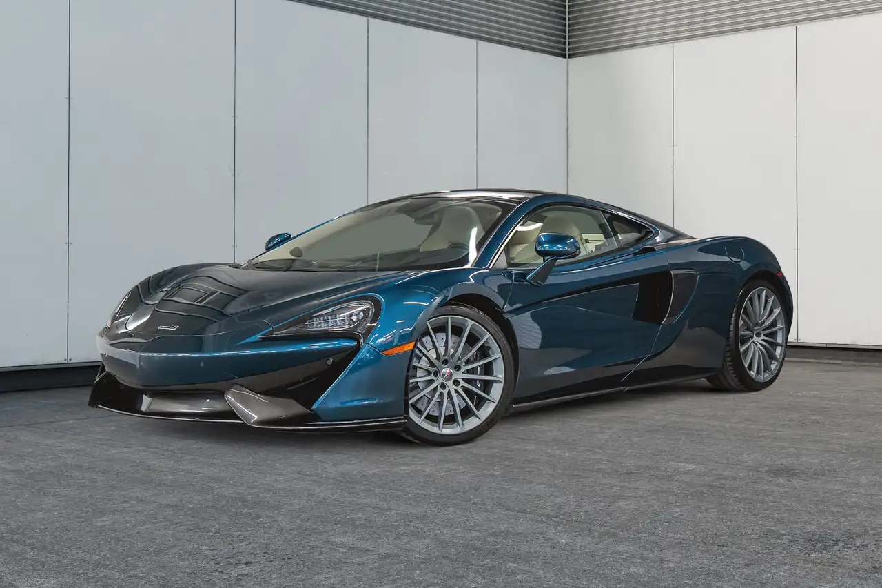2017 McLaren 570GT