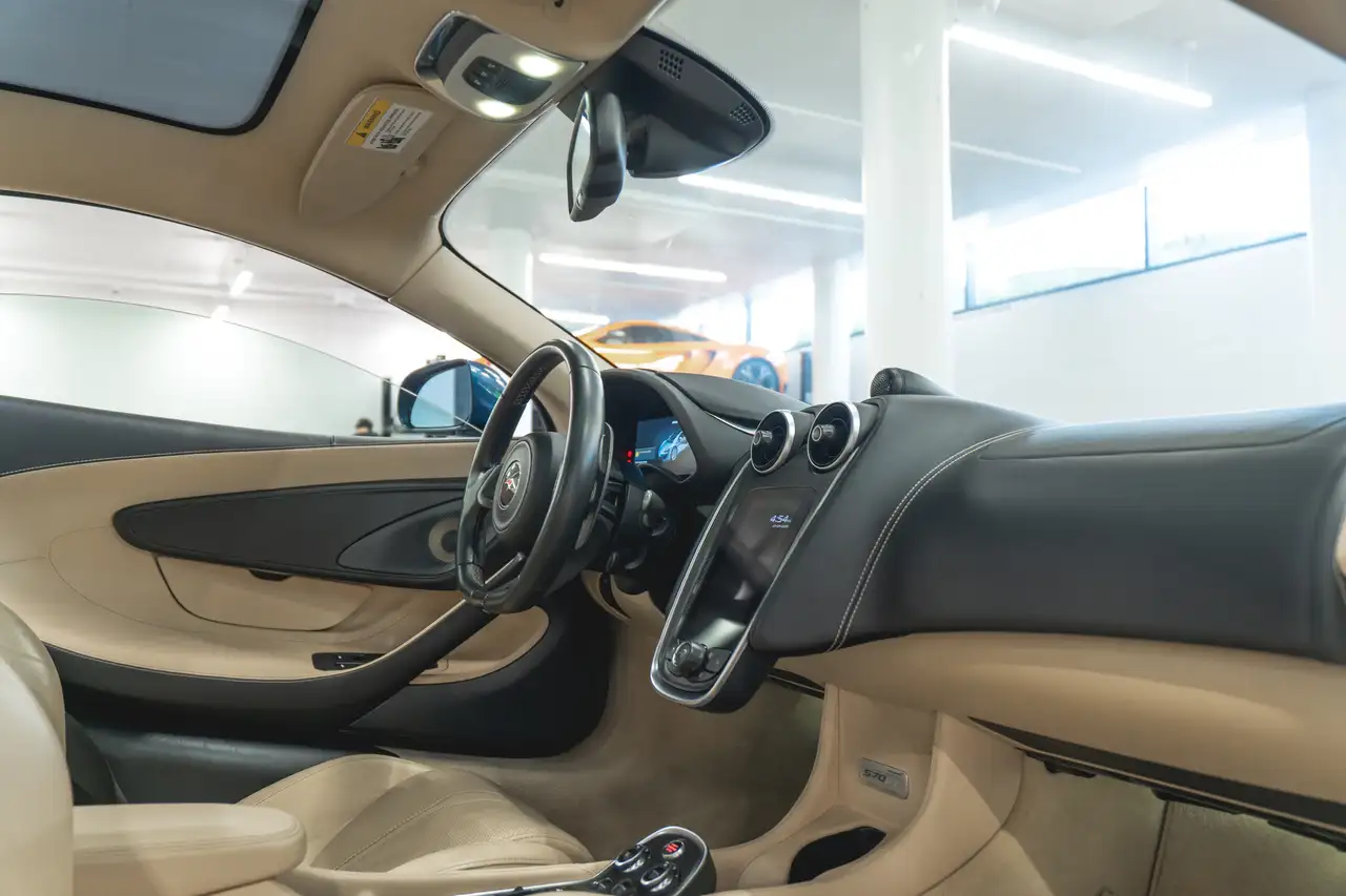 McLaren 570GT снимка McLaren 570GT