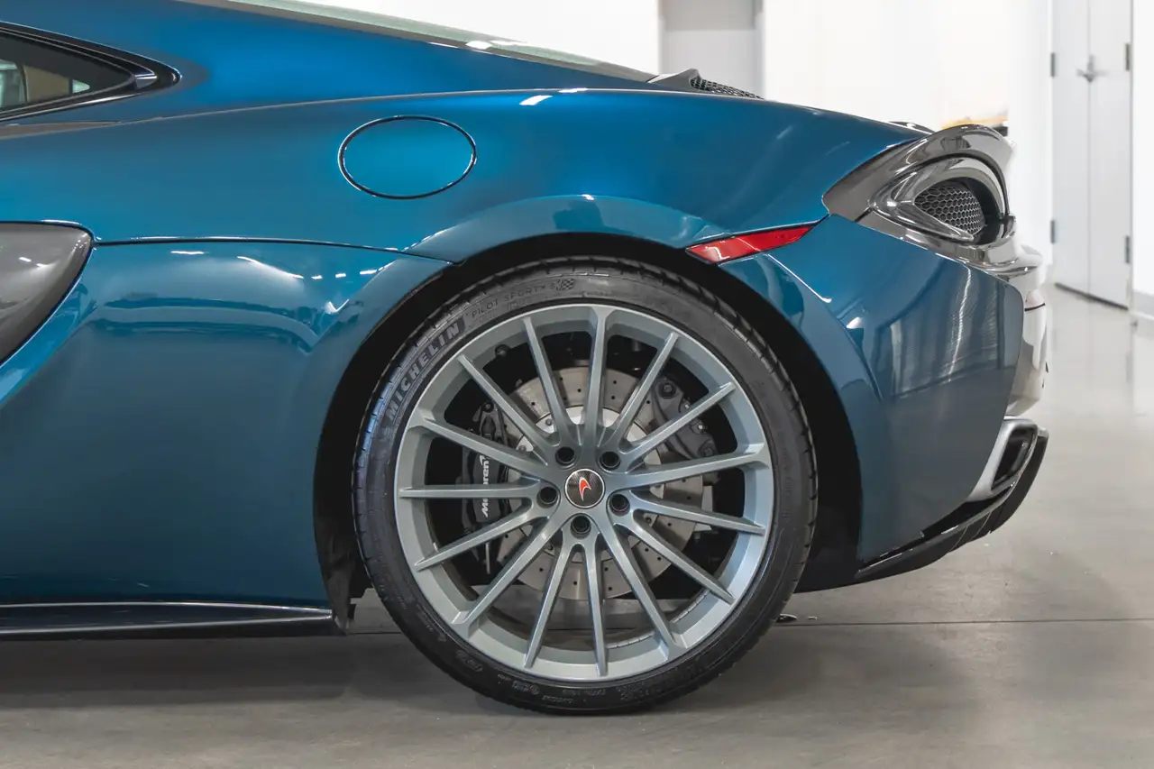 McLaren 570GT снимка McLaren 570GT