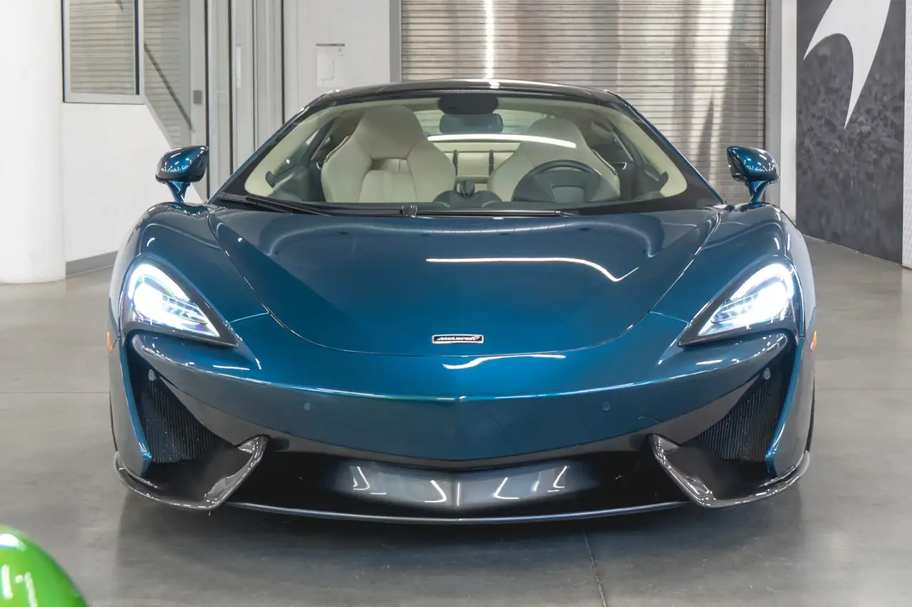 McLaren 570GT снимка McLaren 570GT