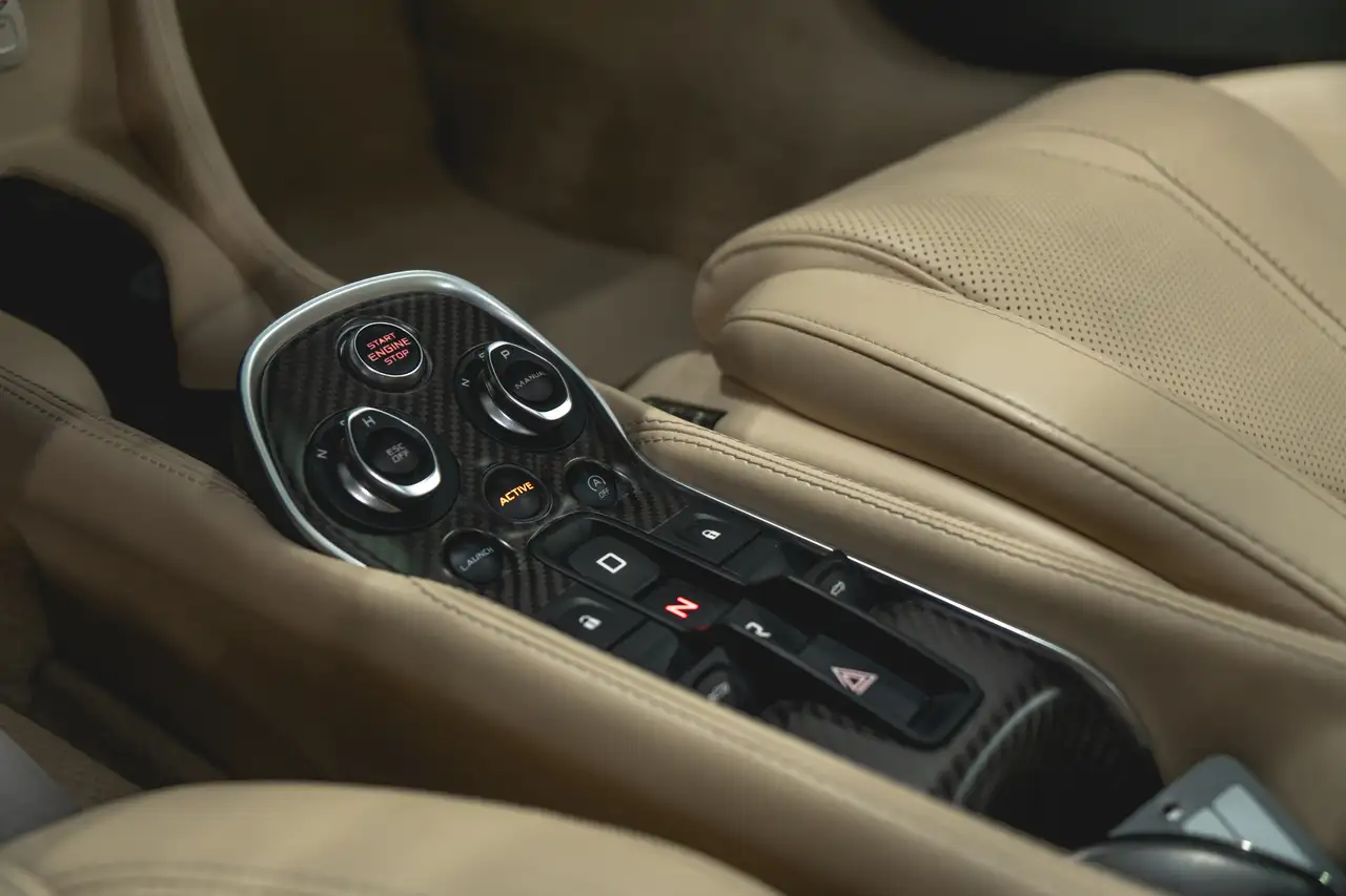McLaren 570GT снимка McLaren 570GT