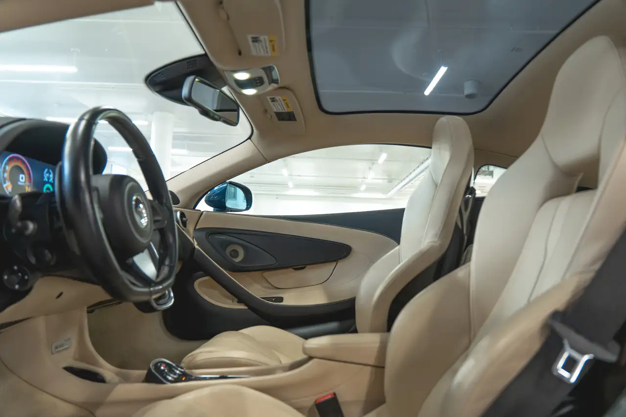 McLaren 570GT снимка McLaren 570GT