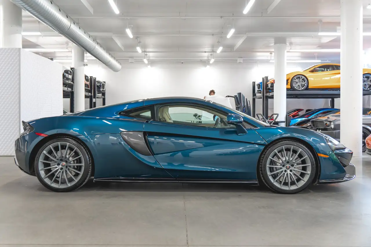 McLaren 570GT снимка McLaren 570GT