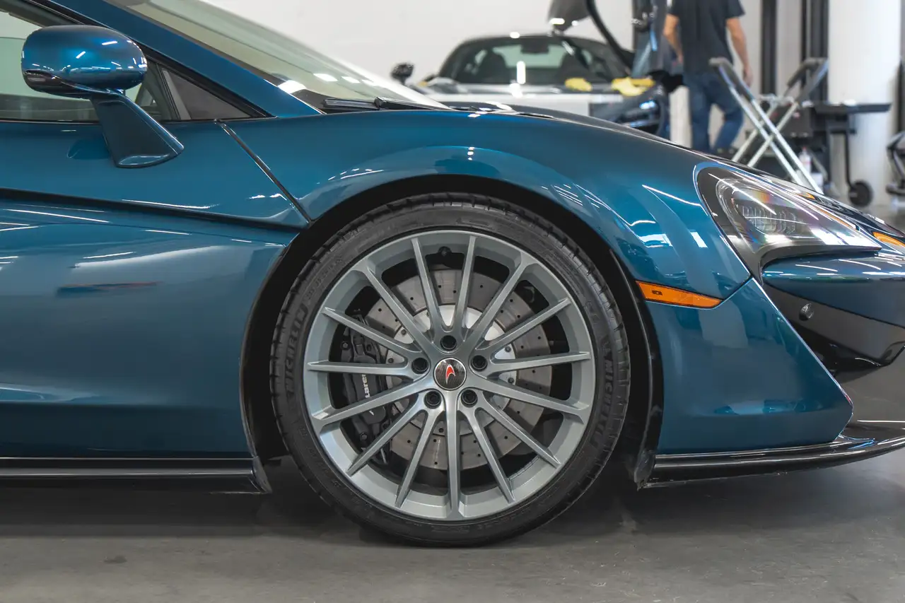 McLaren 570GT снимка McLaren 570GT