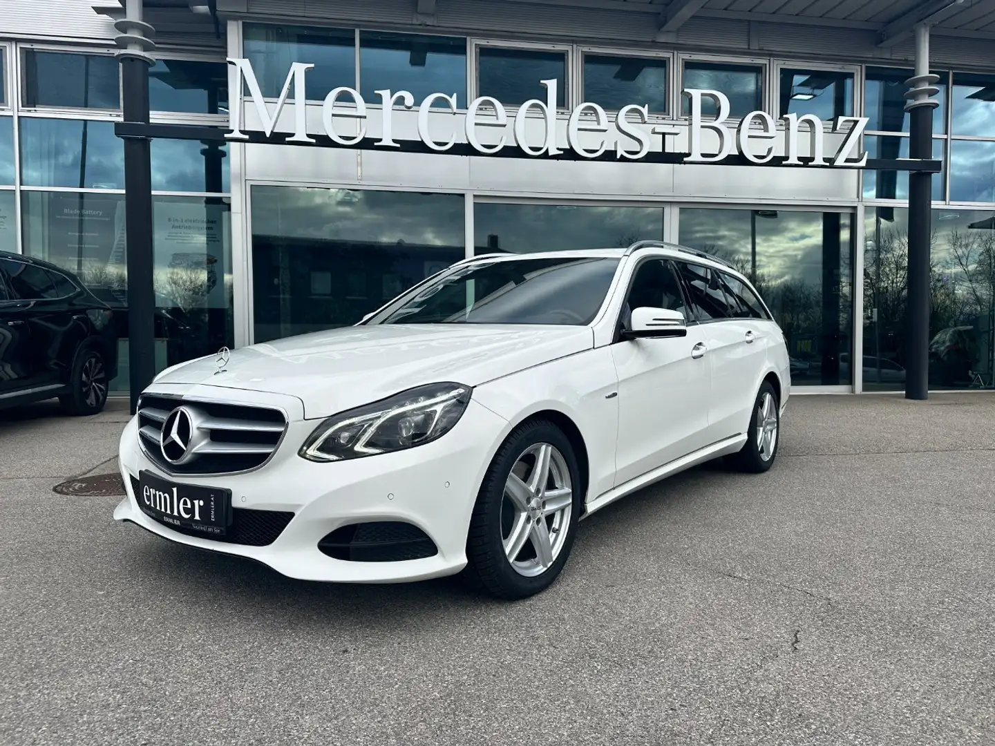 Mercedes-Benz E 220 BlueTEC 4MATIC T-Modell Weiß - 2