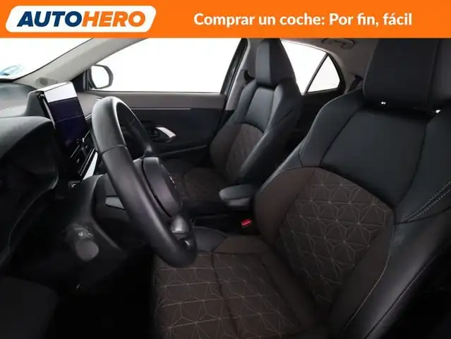 Toyota Yaris Cross view 11