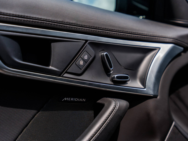 Jaguar F-Type Coupe 2.0 P300 - Panoramadak - Meridian 600W - CarPlay - Camera - Blind Spot - LED Premium - Leder — photo 15