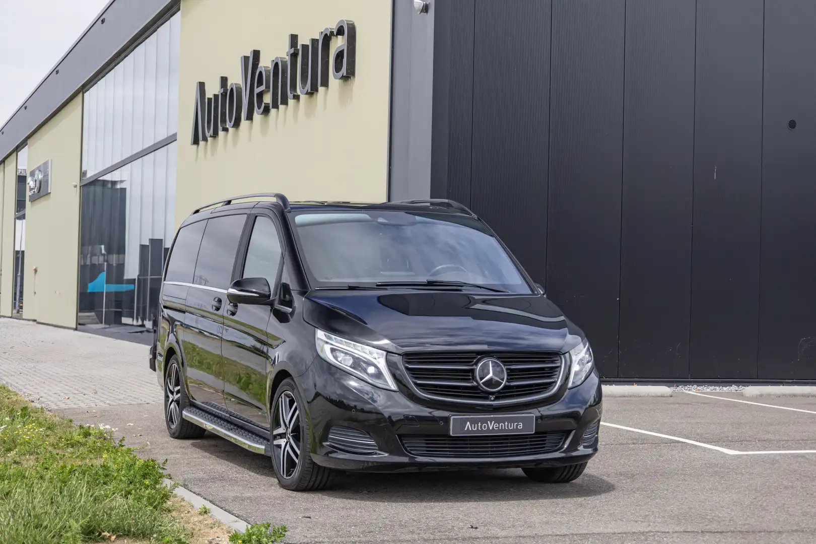 Mercedes-Benz V 250 BlueTEC Lang Avantgarde Edition 6-zits l Stoelkoel Zwart - 2