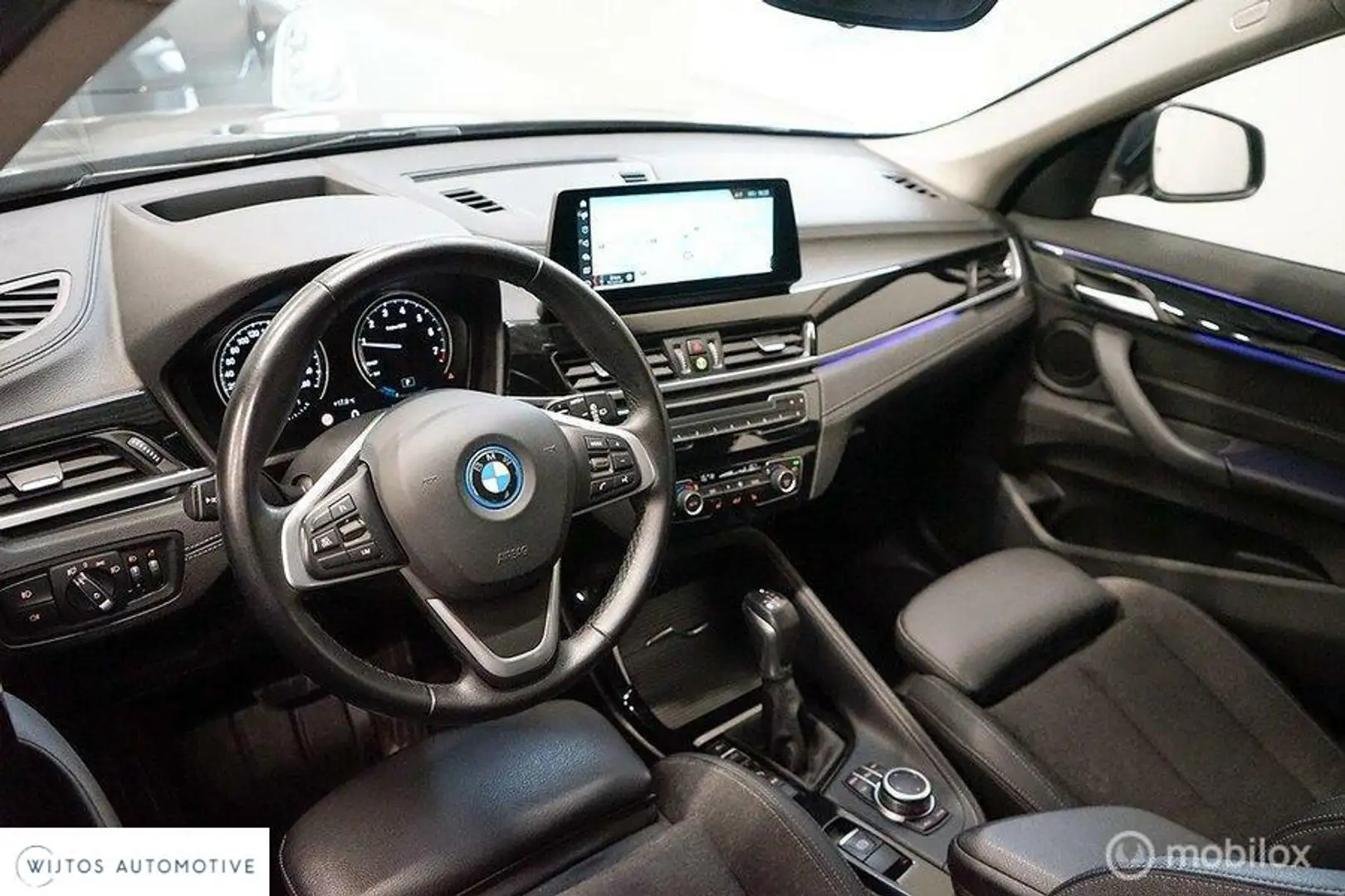 BMW X1 xDrive25e 220pk Sport Line, trekhaak, HUD, LED, Na Zwart - 2