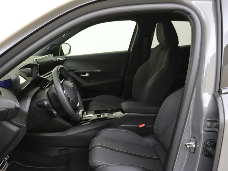 Peugeot e-2008 EV GT Avantage 54 kWh Camera + parkeersensoren | A — photo 10