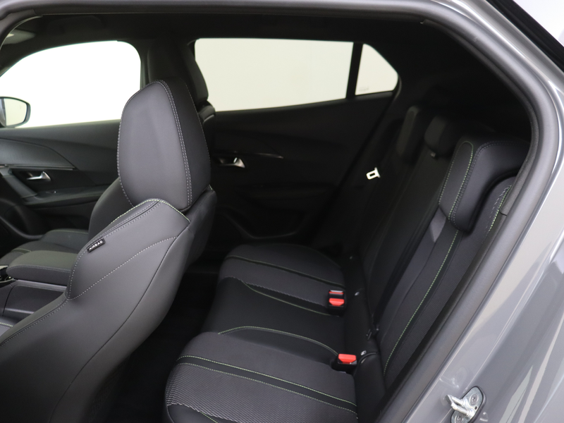 Peugeot e-2008 EV GT Avantage 54 kWh Camera + parkeersensoren | A — photo 12