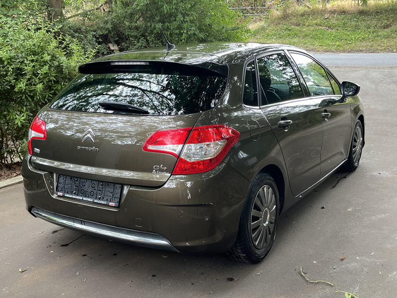 Citroen C4 1.6HDI Xenon-Navi-Pano-Verw.Leer-BT-Pdc-15" — photo 6